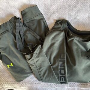 Under Armour Women’s ColdGear Jogger/Long Sleeve Crew Matching Set